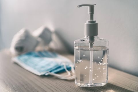 Desinfektionsmittel USA Todesfälle: Eine Flasche Desinfektionsmittel steht auf einem Tisch