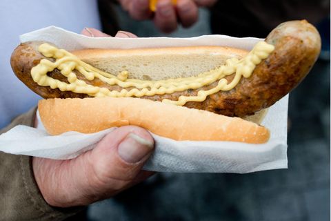 Bratwurst im Brötchen