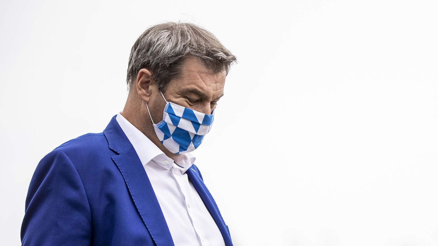 Bayerns Ministerpräsident Markus Söder (CSU) mit Maske