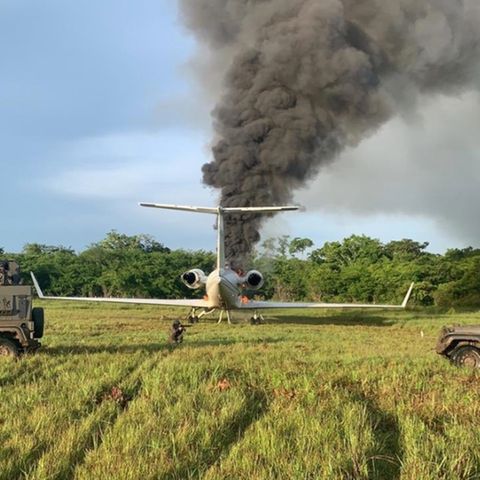 Nach der Landung in Brand gesetzt: Eine Gulfstream voller Drogen in Guatemala Ende Juli