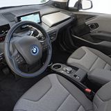 Lounge-Gestühl ohne großen Seitenhalt beim BMW i3