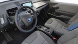 Lounge-Gestühl ohne großen Seitenhalt beim BMW i3