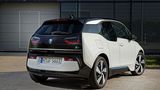 Die kantige Form des BMW i3 wirkt sich beim Platz aus