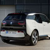Die kantige Form des BMW i3 wirkt sich beim Platz aus