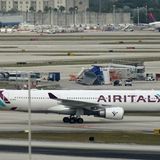 Air Italy  Diese Fluglinie ging aus der ehemaligen Alisardia bzw. Meridiana hervor, hatte ihre Basis am Flughafen Mailand-Malpensa und war zu 51 Prozent im Besitz des Aga Khan und zu 49 Prozent von Qatar Airways. Zu der kleinen Flotte gehörten neben den vier Airbus A330 (Foto) auch drei Boeing 737 Max 8, die vom Flugverbot betroffen waren. Darunter litten insbesondere inneritalienische Verbindungen. Dann kam Corona und die Anteilseigener zogen am 11. Februar 2020 den Stecker.