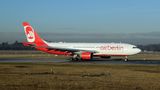 Air Berlin  Mehr als eine Million Urlauber und Geschäftsreisende wurden im Herbst 2017 Opfer der Air-Berlin-Pleite. Erst hatte die Fluggesellschaft am 15. August beim Amtsgericht Charlottenburg einen Antrag auf Eröffnung eines Insolvenzverfahrens in Eigenverwaltung gestellt. Noch bis Ende Oktober wurde durch einen Überbrückungskredit der Bundesregierung der Flugbetrieb aufrechterhalten, jedoch der Flugplan schon kräftig zusammengestrichen. Am 27. Oktober landete der letzte Flug mit einem Kürzel AB in Tegel.