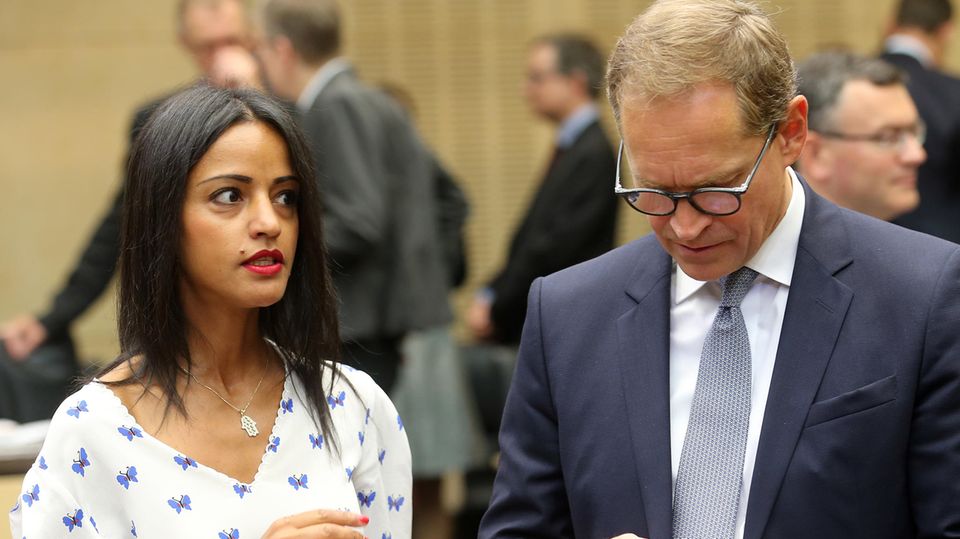 Sawsan Chebli und Michael Müller bei einer Sitzung des Bundesrats