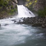 ERLEBEN  REINBACHFÄLLE: Zum Naturschauspiel gehören mehrere wilde Kaskaden und vier tosende Wasserfälle. Nette Bar am Bachlauf. Sand in Taufers, www.pustertal.org