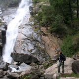 ERLEBEN  BARBIANER WASSERFÄLLE: Alle drei im Eisacktal sind über einen Rundwanderung zu erreichen. Der untere bringt es auf eine Fallhöhe von immerhin 85 Metern. Barbian,  www.klausen.it
