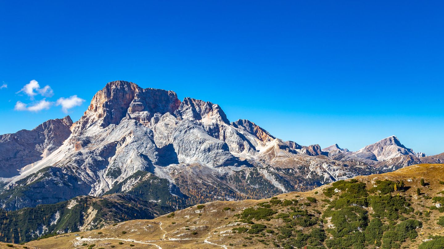 Urlaubspläne : ERLEBEN DOLOMITI RANGER: Wie sind die Dolomiten entstanden? Was machen Bäume nachts? Anworten finden Kinder von 7 bis 12 Jahren im Rahmen dieses Programms, mal beim Bau eines Insektenhotels, mal bei einer Wildbeobachtung. www.suedtirol.info ERLEBEN DOLOMITI RANGER: Wie sind die Dolomiten entstanden? Was machen Bäume nachts? Anworten finden Kinder von 7 bis 12 Jahren im Rahmen dieses Programms, mal beim Bau eines Insektenhotels, mal bei einer Wildbeobachtung. www.suedtirol.info