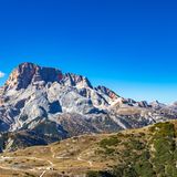 ERLEBEN  DOLOMITI RANGER: Wie sind die Dolomiten entstanden? Was machen Bäume nachts? Anworten finden Kinder von 7 bis 12 Jahren im Rahmen dieses Programms, mal beim Bau eines Insektenhotels, mal bei einer Wildbeobachtung. www.suedtirol.info