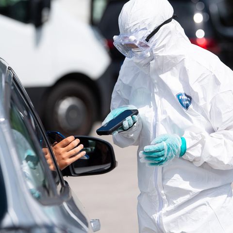 Coronavirus-Teststation an einer Autobahn in Bayern