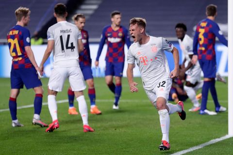 Joshua Kimmich vom FC Bayern feiert seinen 5:2-Treffer gegen den FC Barcelona