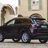 Jeep Compass 4xe ist 4,39 Meter lang und damit knapp 16 Zentimeter länger als der Renegade