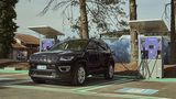 Der Jeep Compass 4xe ist schnellstens in rund 100 Minuten geladen