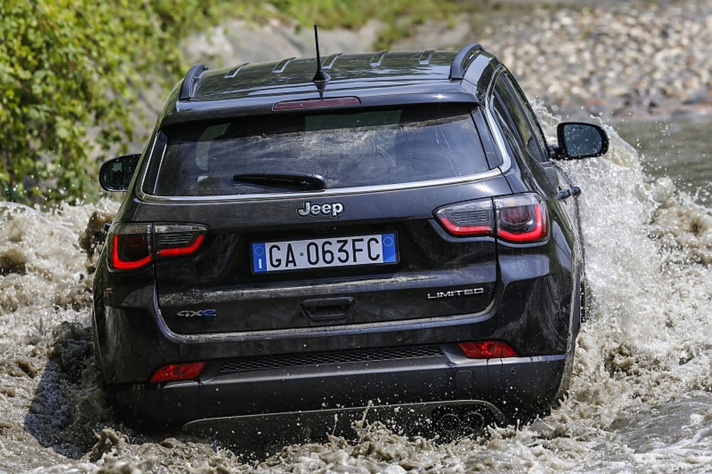 Der Jeep Compass 4xe ist natürlich geländegängig