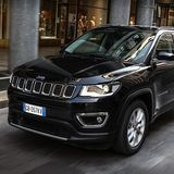 Rein elektrisch ist der Jeep Compass 4xe bis zu 130 km/h schnell
