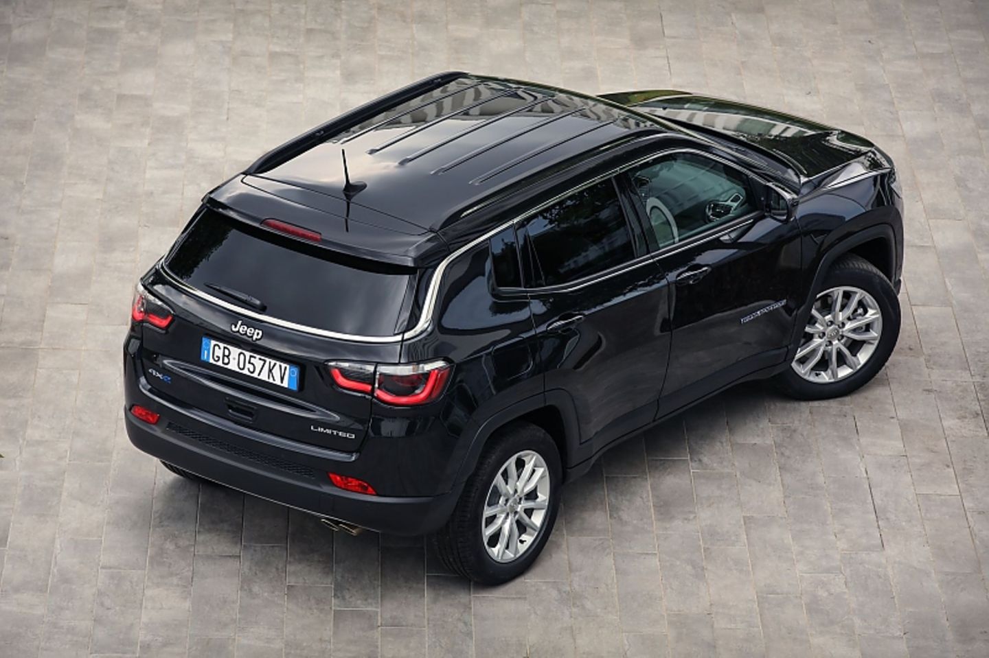 Der Jeep Compass 4xe ist bis 200 km/h schnell