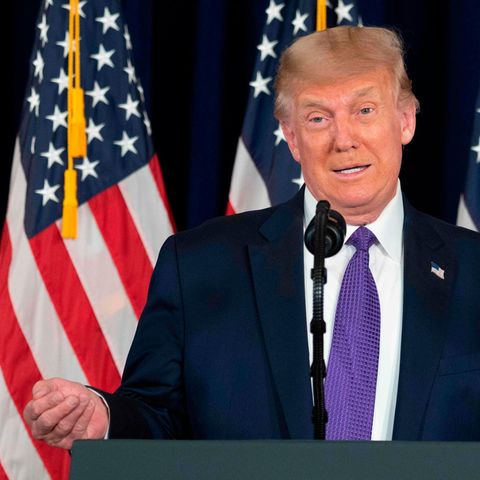 Bei einer Pressekonferenz in seinem Golfclub in Bedminster, New Jersey stellte Trump die Briefwahl erneut in Frage