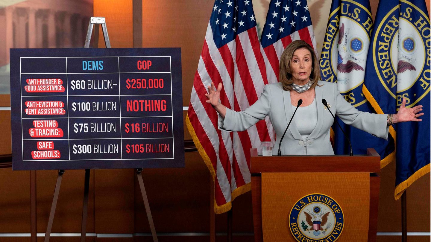 Nancy Pelosi bei einem ihrer wöchentlichen Pressebriefings