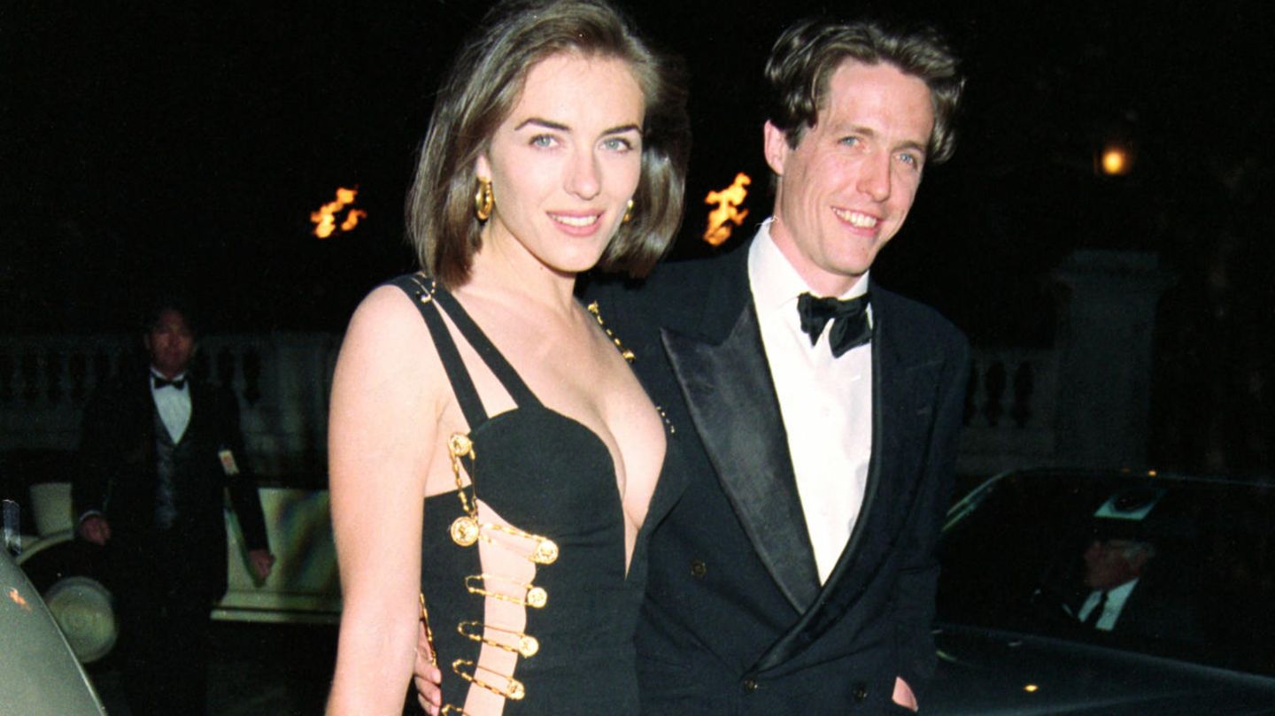 Liz Hurley und Hugh Grant kommen zur Premiere von "Vier Hochzeiten und ein Todesfall"