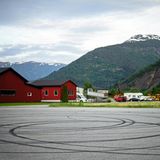 Driftspuren auf dem Asphalt