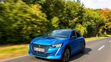 Der Peugeot e-208 hat eine markantere Front