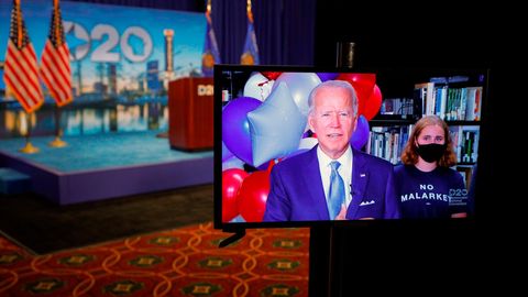 Joe Biden wird per Videofeed zum Parteitag der US-Demokraten geschaltet