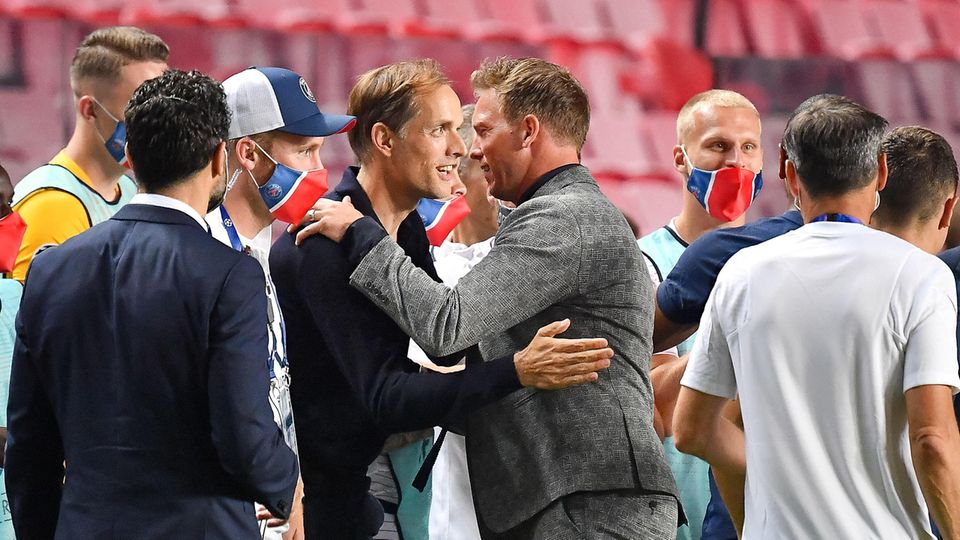 Julian Nagelsmann gratuliert Thomas Tuchel zum Einzug ins Finale der Champions League