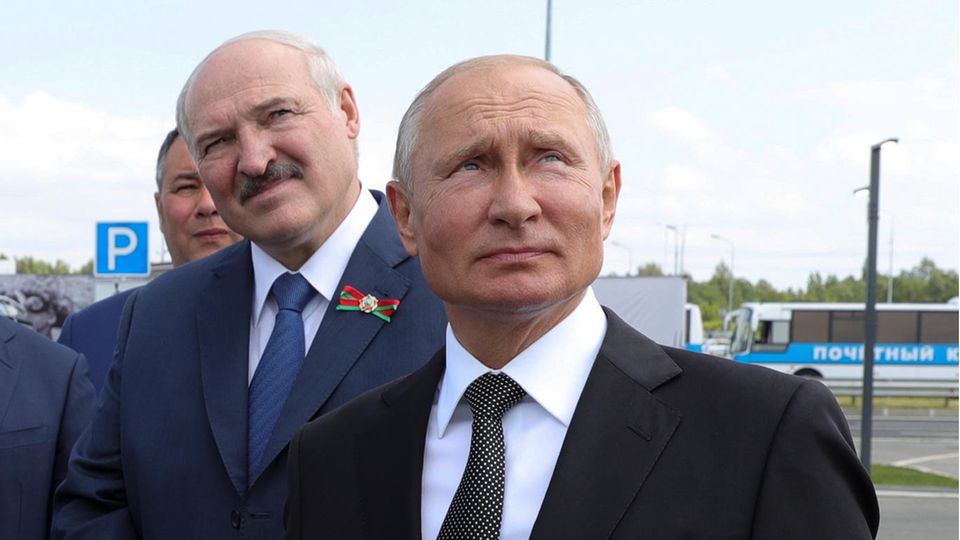Wladimir Putin und Alexander Lukaschenko verbindet eine politische Hassliebe Wladimir Putin und Alexander Lukaschenko verbindet eine politische Hassliebe