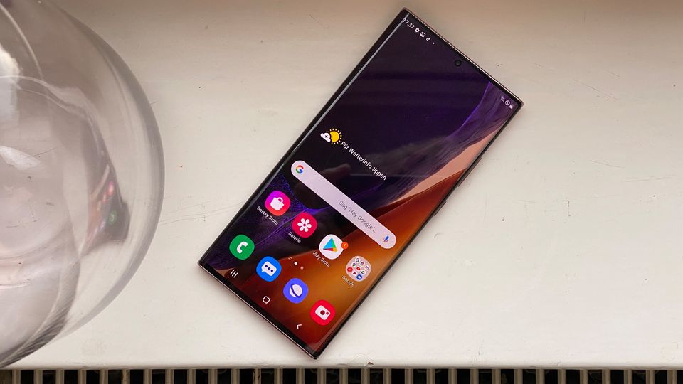 Neues Spitzensmartphone: Beim Display müssen sich die Nutzer zwischen hoher Auflösung und schneller Bildwiederholrate entscheiden Beim Display müssen sich die Nutzer zwischen hoher Auflösung und schneller Bildwiederholrate entscheiden