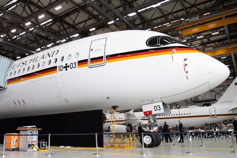 In den vergangenen Jahren behinderten Pannen so manchen offiziellen Flug von Kanzlerin,  Minister oder Bundespräsidenten. Jetzt soll ein fabrikneuer Airbus 350 Abhilfe schaffen.