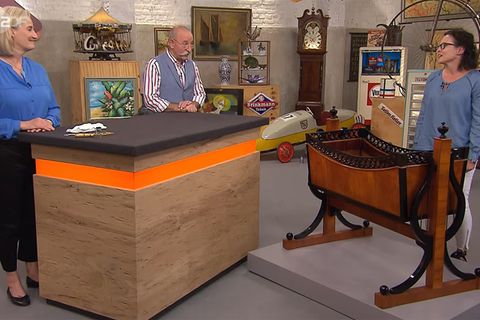 Bares für Rares: Expertin Friederike Wagner, Horst Lichter und Verkäuferin