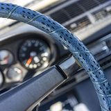 Ein Kind der damaligen Zeit: Der Lenkradüberzug