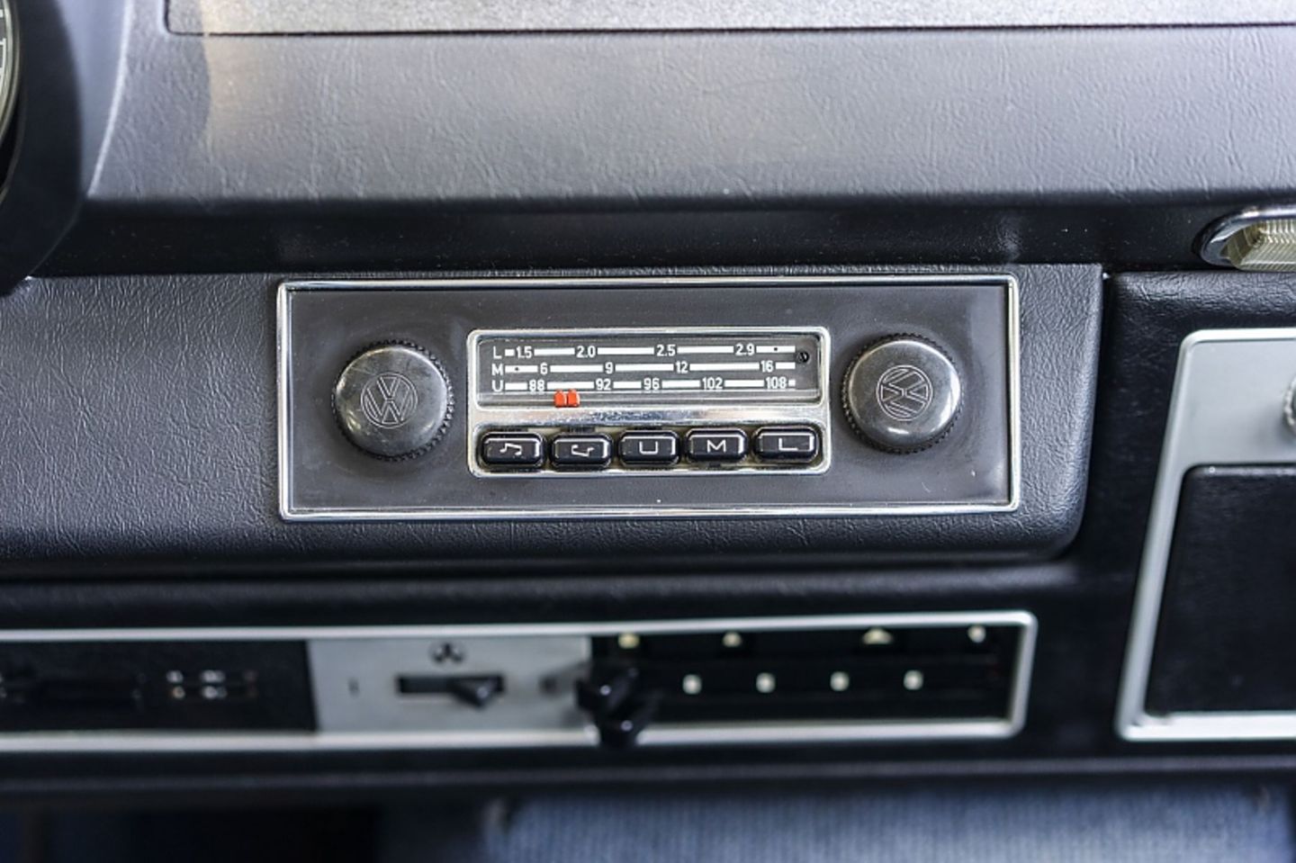 Klassisch: Das Radio und die überschaubare Anzahl der Sender