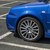 Die 18 Zoll 225er Reifen sorgen für Grip