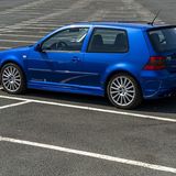 Die Karosserie des VW Golf R32 liegt um zwei Zentimeter tiefer als die des Serienmodells