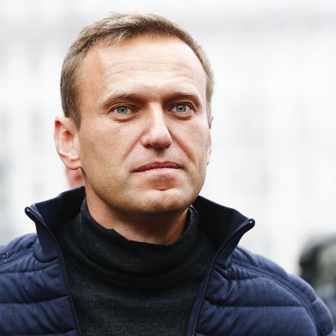 Alexej Nawalny liegt im Koma. Sein Team vermutet, dass er vergiftet wurde.