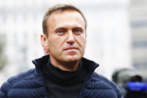 Alexej Nawalny liegt im Koma. Sein Team vermutet, dass er vergiftet wurde.
