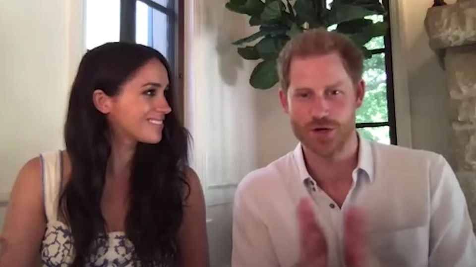 Prinz Harry und Meghan beim Videocall Süßer Moment beim Videocall zwischen Harry und Meghan