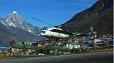 Lukla in Nepal  Ein Hubschrauber vom Typ Mil Mi-8 startet auf dem Tenzing-Hillary Airport im nepalesischen Lukla. Der 1964 errichtete und nach den beiden Mount-Everest-Erstbesteigern Sir Edmund Hillary und Tenzing Norgay benannte Flugplatz dient unter anderem als Ausgangspunkt für Versorgungsflüge zum höchsten Berg der Welt. Aufgrund der gerade einmal 527 kurzen Start- und Landebahn, die zudem eine Neigung von zwölf Prozent aufweist, gilt der Platz als einer der anspruchsvollsten und gefährlichsten der Welt. Dietmar Plath hat die "Sprungschanze" von Lukla mehrfach besucht und war immer wieder von Neuem fasziniert.