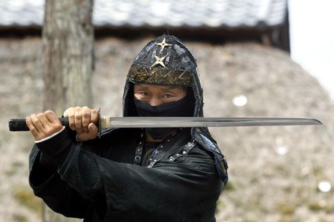 Ninja mit Schwert