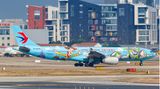 Ein weiterer Airbus A330-300 der China Eastern Airlines mit dem Kennzeichen B-5976 ziert die Sonderbemalung "Toy Story"