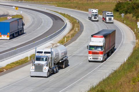 Eine Frau in Australien ließ sich zur Quarantänevermeidung im Lkw über die Grenze schmuggeln