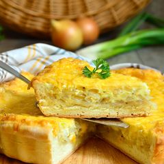 Zwiebelkuchen gelingt auch ohne Hefe