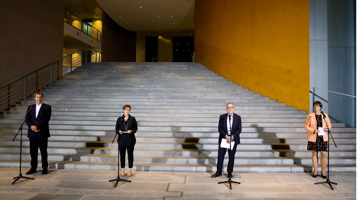 Markus Söder (von links nach rechts), Annegret Kramp-Karrenbauer, Walter-Borjans und Saskia Esken