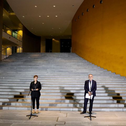 Markus Söder (von links nach rechts), Annegret Kramp-Karrenbauer, Walter-Borjans und Saskia Esken