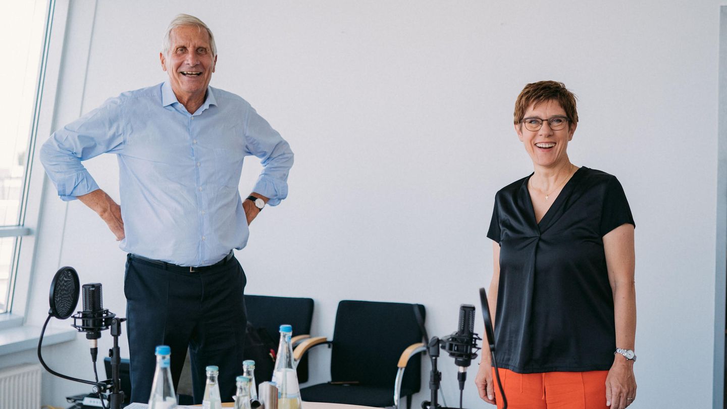 Ulrich Wickert und Annegret Kramp-Karrenbauer