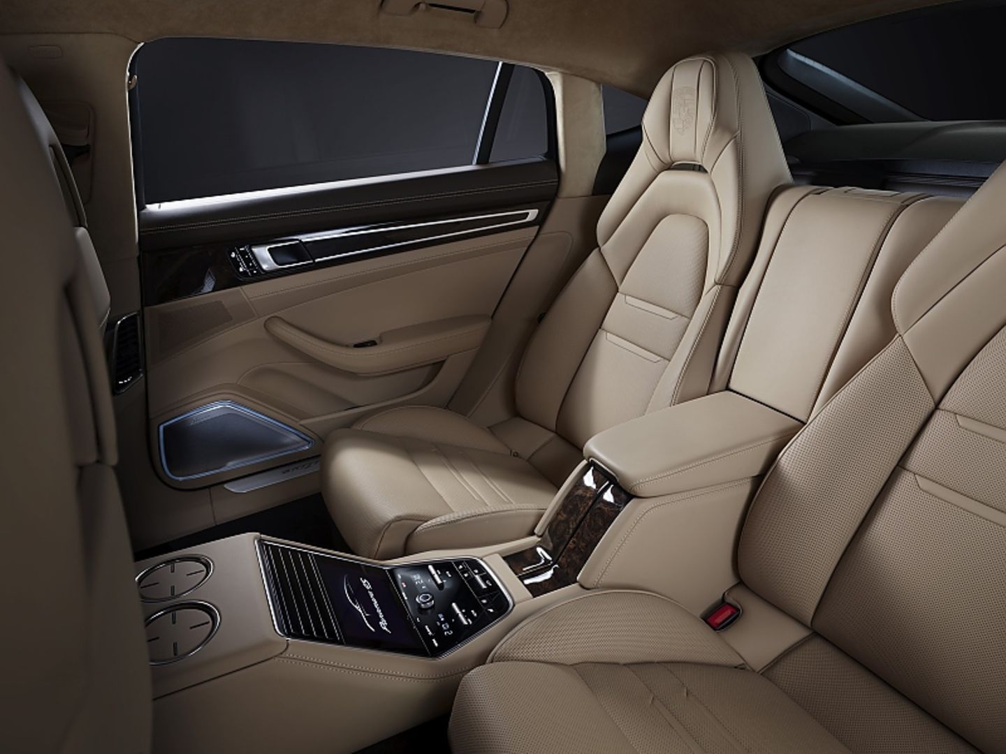 Porsche Panamera 2021