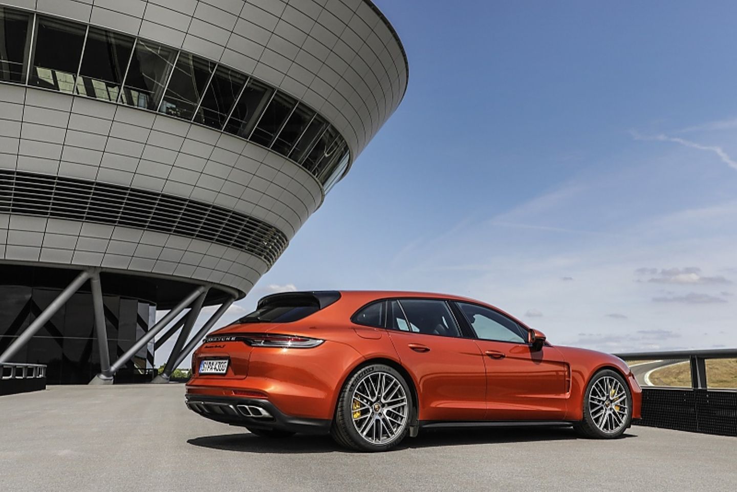 Porsche Panamera 2021